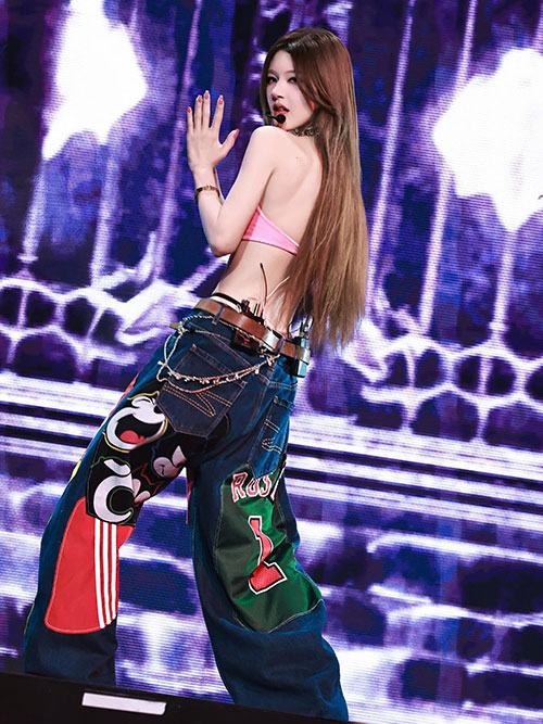 赵露思泰国曼谷演唱会 Rosy Zhao Stay Romantic Concert Bangkok 赵露思高定裹身 上演“泰”式极致诱惑 MP4