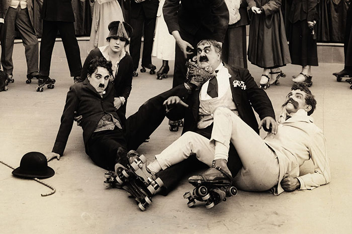 查理·卓别林 1916-1917 喜剧短片合集 [豪华双碟装] CHAPLIN MUTUAL COMEDIES 蓝光DVD 原版带评论音轨